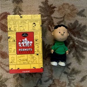 NWT Peanuts Franklin Hallmark Limited Edition Figurine